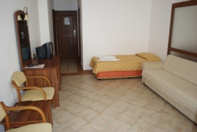 Happy Elegant Hotel
